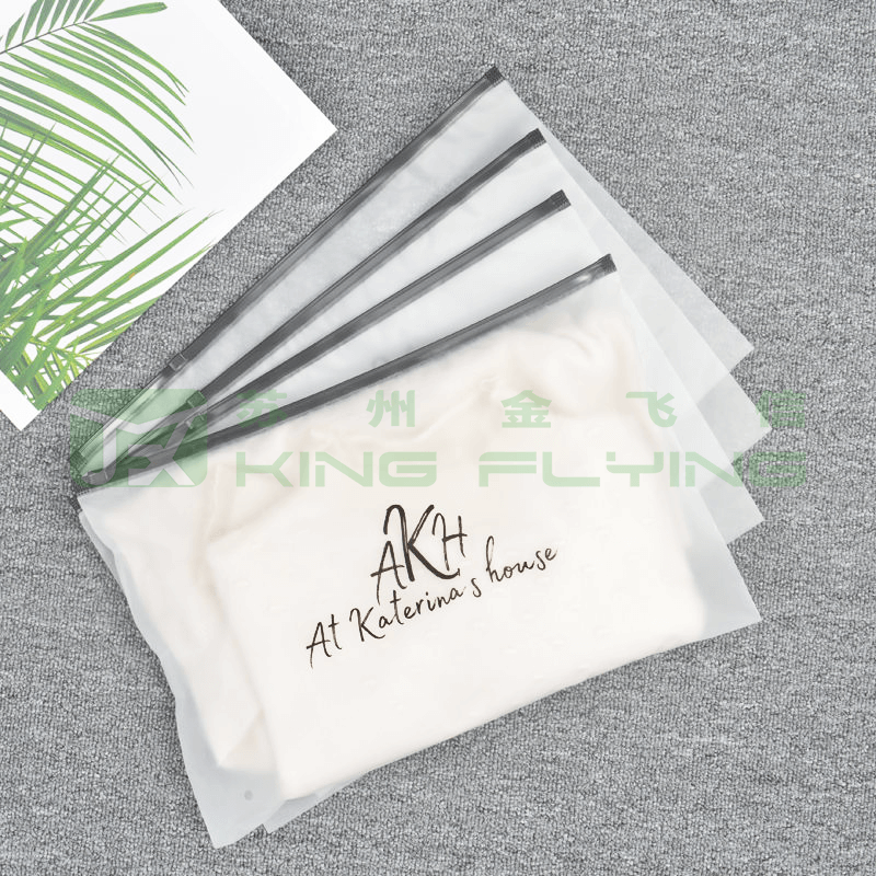 Custom Eco Friendly Frosted PE Ziplock Bag For Apparel Packaging