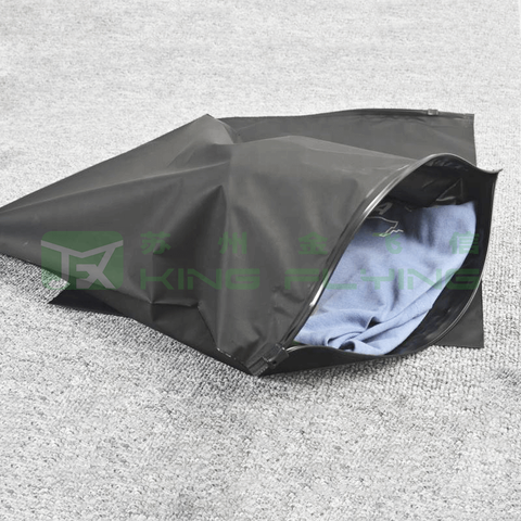 Low MOQ Frosted Plastic Bag With Zipper For Clothing Packaging