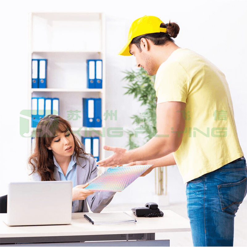 China Online Shopping Custom Holographic Metallic Bubble Mailer For Packaging