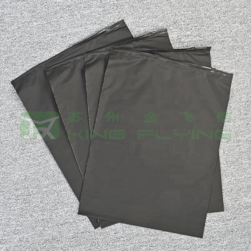 Low MOQ Frosted Plastic Bag With Zipper For Clothing Packaging
