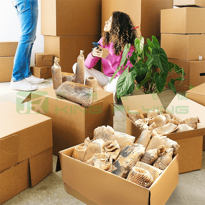 Christmas Kraft Honeycomb Paper Packaging Roll For Gift Wrapping